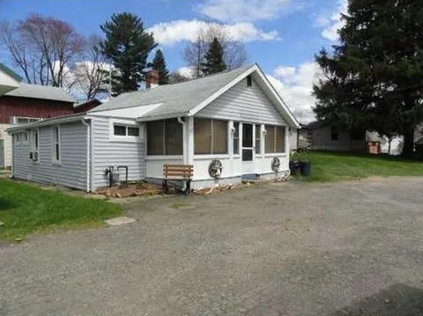 10654 Glenn Blvd, Conneaut Lake, PA 16316