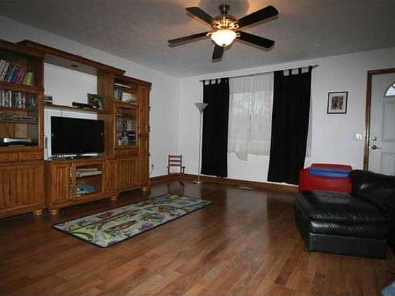 3rd image of 8775 Hubbard Dr S