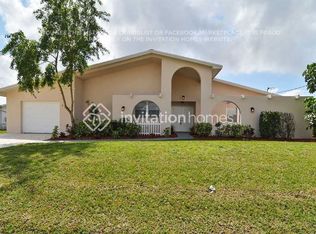 832 SE Thornhill Dr, Port Saint Lucie, FL 34983