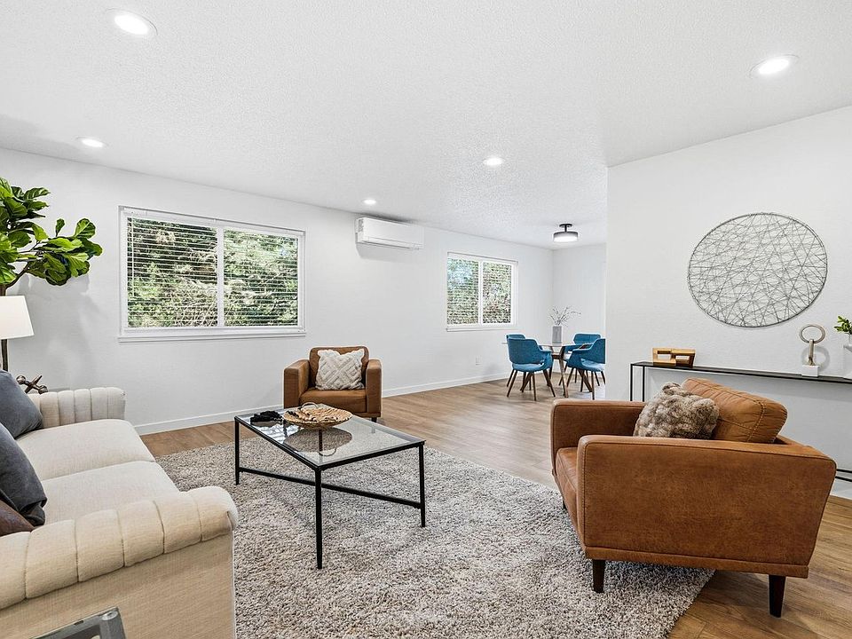 1st image of 3525 Lakeview Cir
