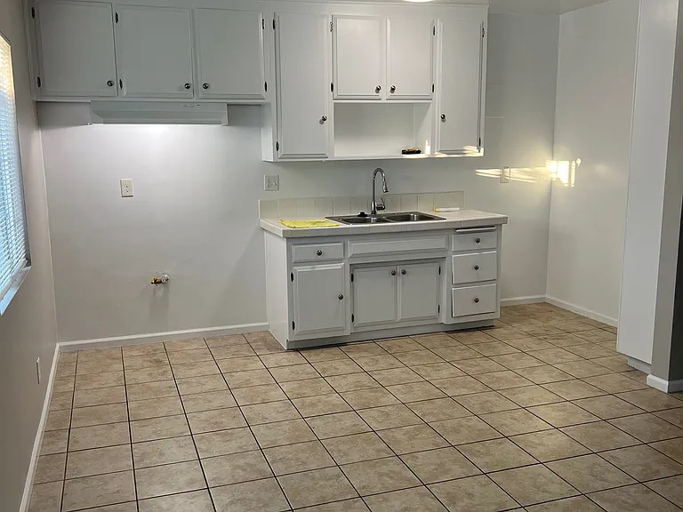 5139 Live Oak St #12 — Photo 6