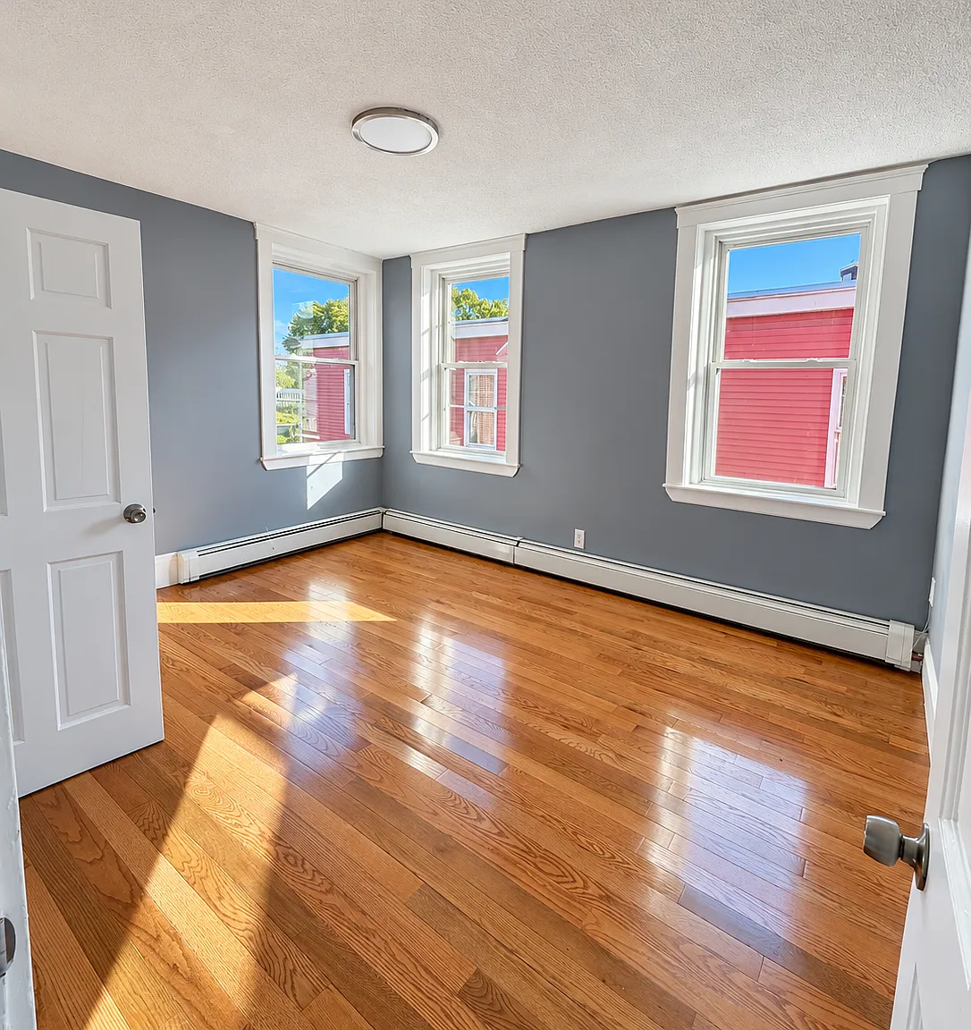 4 bed, 1094 sqft, $3,750 — Photo 3