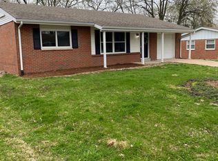 19 Potomac Dr, Fairview Heights, IL 62208