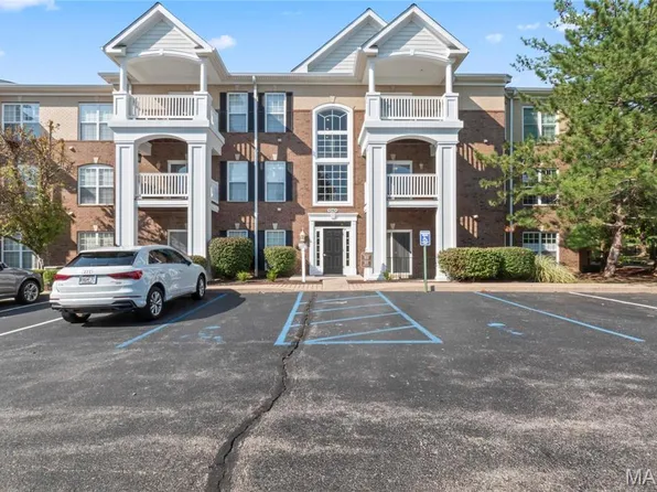 13101 Mill Crossing Ct APT 200, Saint Louis, MO 63141
