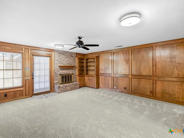 608 Rosewood Dr — Photo 8