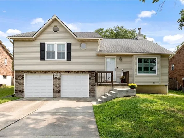 13839 S Shannan St, Olathe, KS 66062