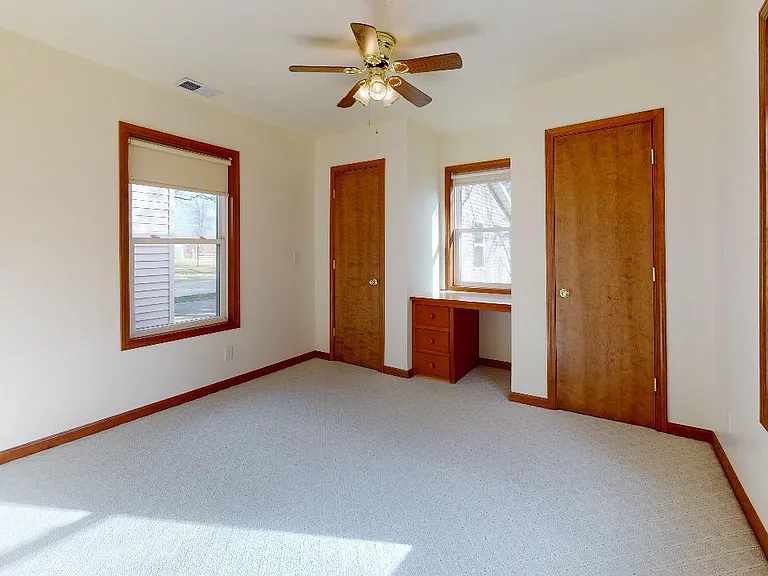 402 N Lafayette St — Photo 16