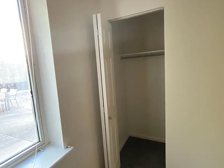 516 Christian St #1R — Photo 9