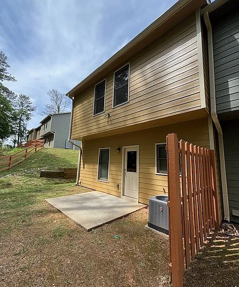 220 Birch St #5 — Photo 2