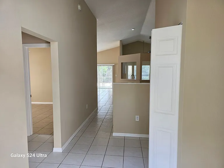 2510 5th Ct E — Photo 2