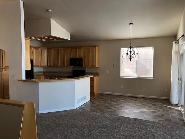 1922 Hillside Pl — Photo 4