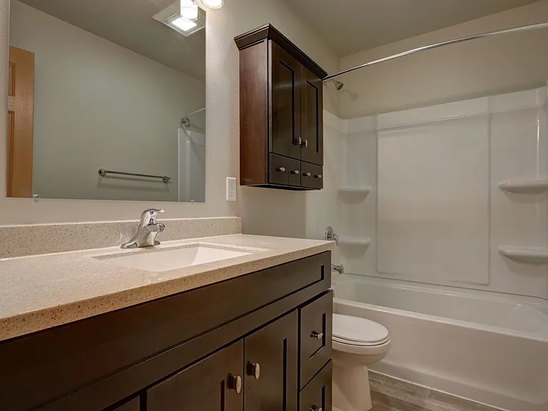 4565 W Overby St — Photo 16