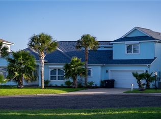 303 Square Rigger St, Rockport, TX 78382