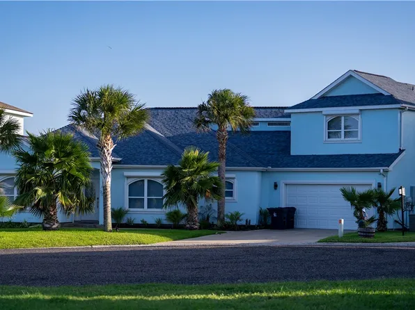 303 Square Rigger St, Rockport, TX 78382