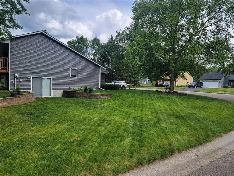 1925 Windjammer Dr — Photo 3