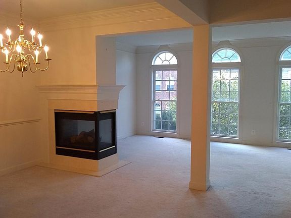 5th image of 1103 Armstrong Ln