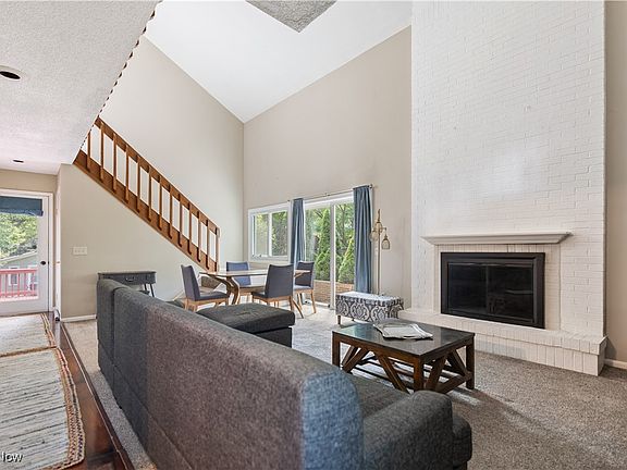 2nd image of 1488 Bramblewood Cir NE