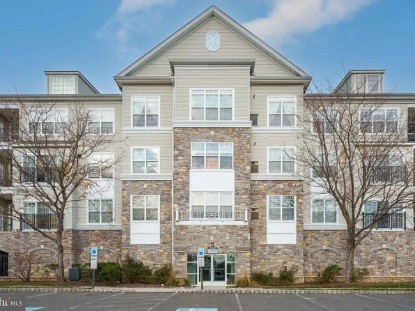 2202 Lydia Hollow Dr #A1, Glen Mills, PA 19342