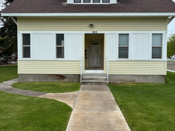 923 G St #4, Rupert, ID 83350
