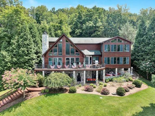 308 Sterling Cir, Union Hall, VA 24176