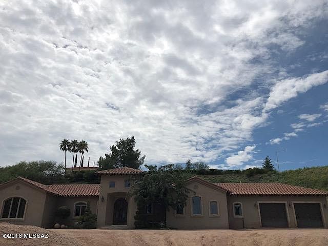 2nd image of 2220 N Mariposa Hills Pl