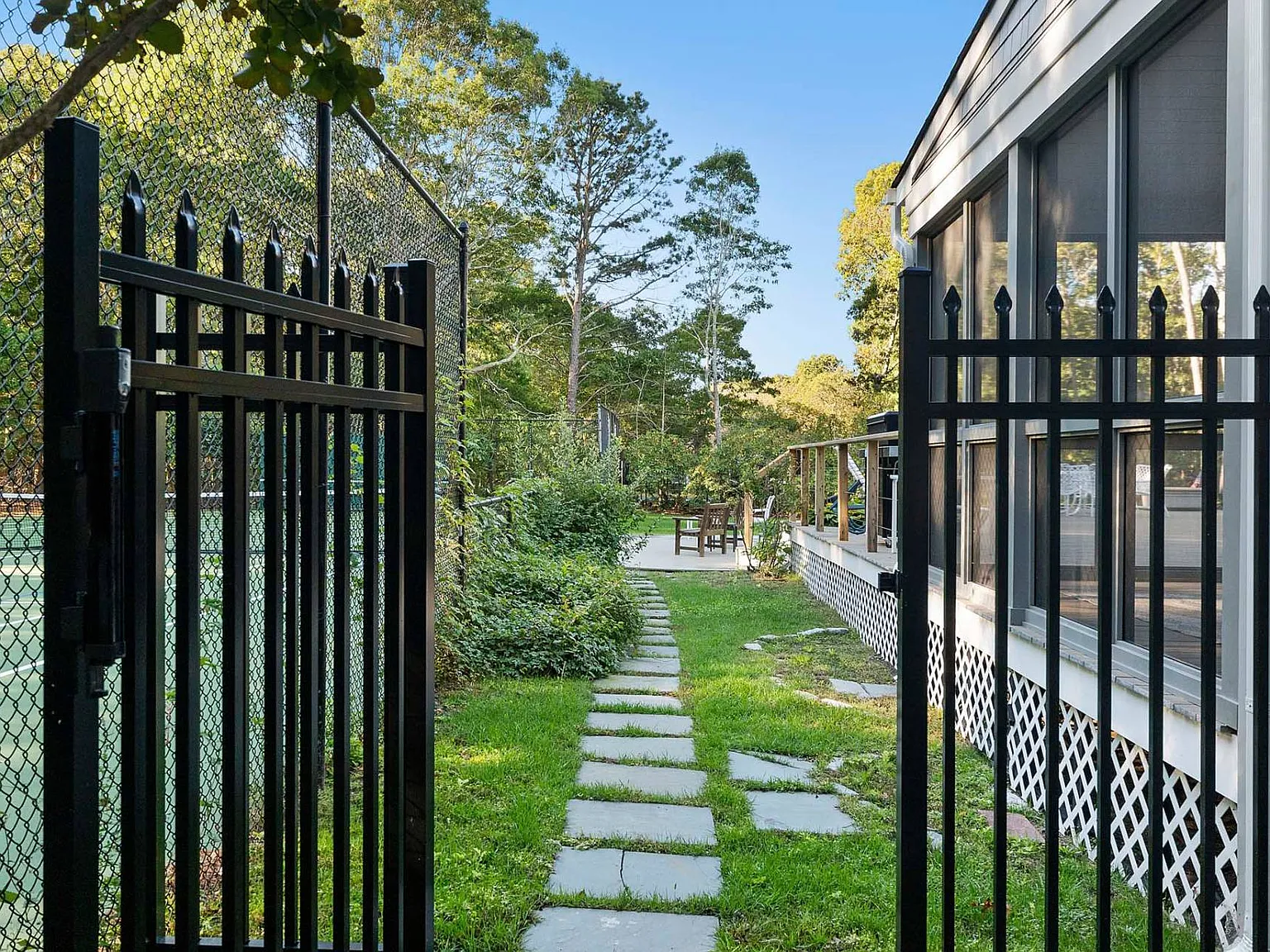 Newly Renovated Quogue Village with Pool and Tennis — Photo 4