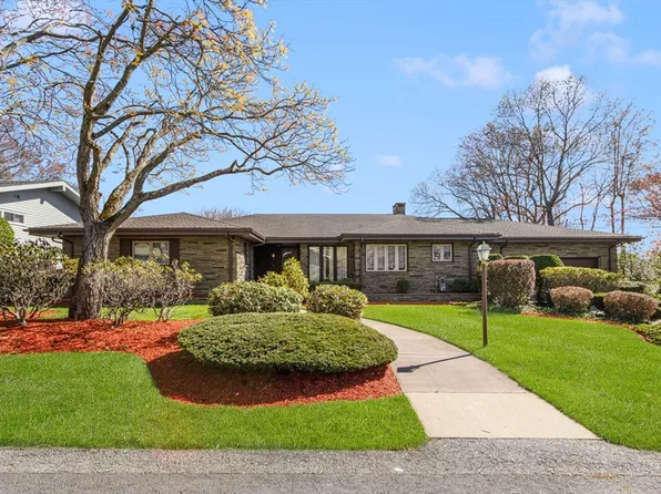 45 Archer St, Fall River, MA 02720