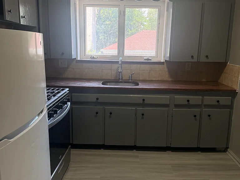 1702 Parkview Ave #2 — Photo 1