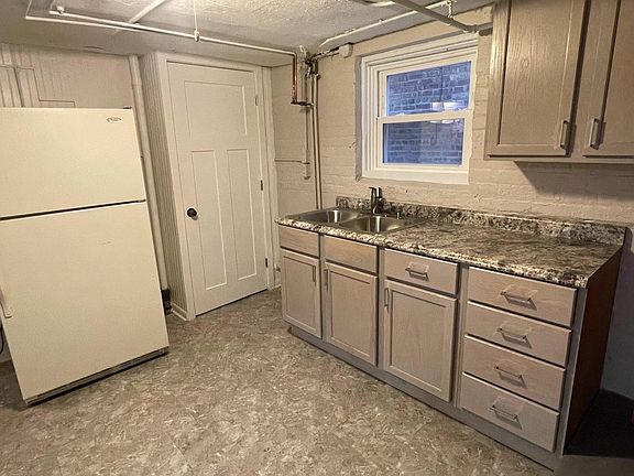 4th image of 5317 W Barry Ave #B