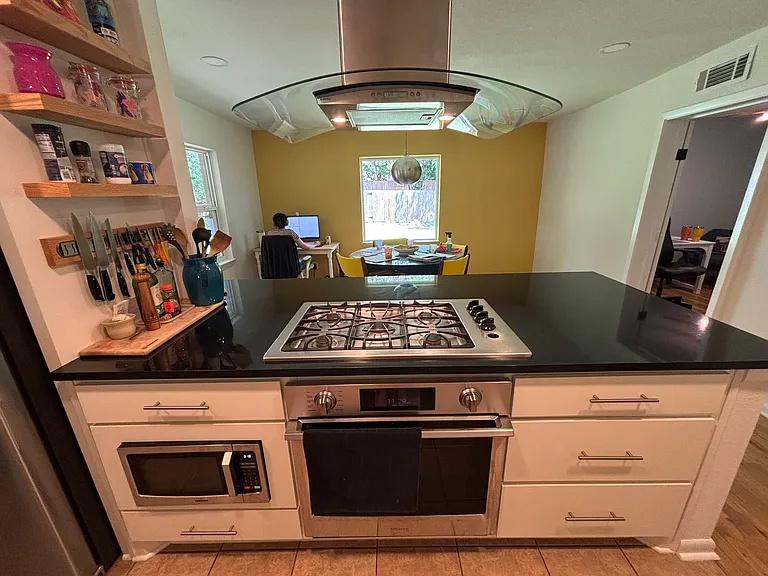 6727 Hialeah Dr — Photo 9