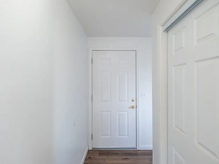 544-Parkside — Photo 16