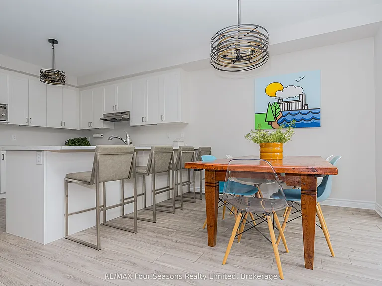 40 Kirby Ave — Photo 9