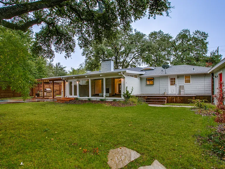 5815 Walnut Hill Ln — Photo 47
