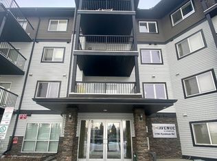 1196 Hyndman Rd NW, Edmonton, AB T5A0X8