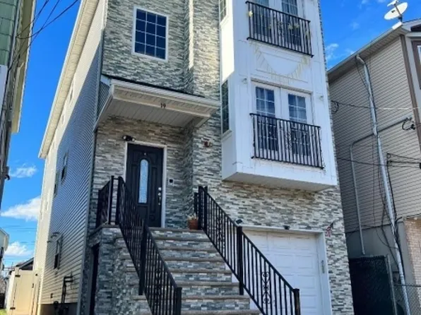 19 Butler St, Elizabeth City, NJ 07206
