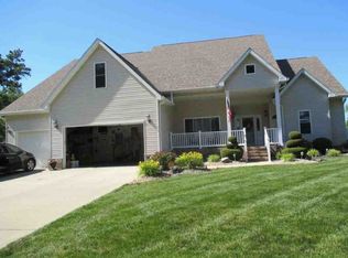 34 Cessna Dr, Centralia, IL 62801