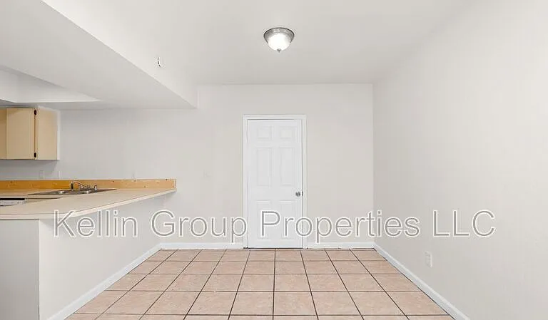 303 Regal Park Dr — Photo 7