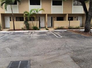 9286 NW 40th St, Pompano Beach, FL 33065