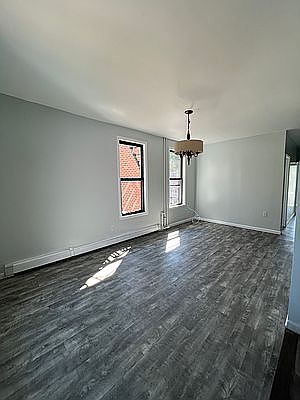 2nd image of 1342 Taylor Ave APT 2