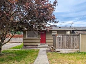 529 Madison St, Everett, WA