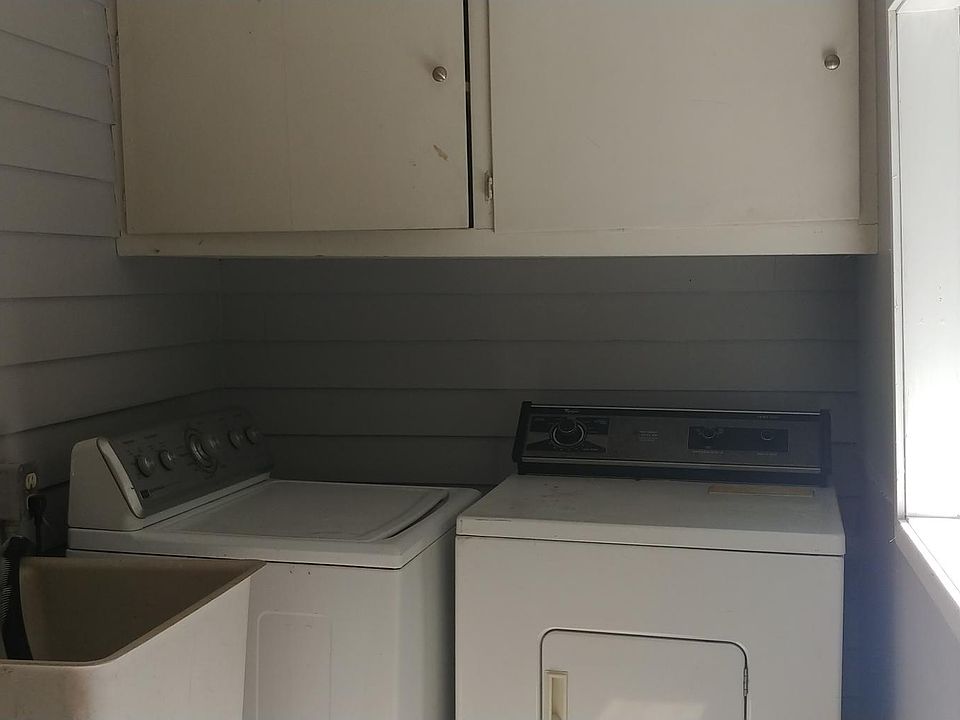 2nd image of 1711 N 175th St