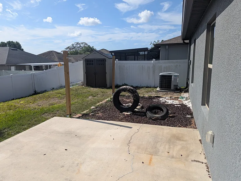446 Argyll Dr — Photo 23