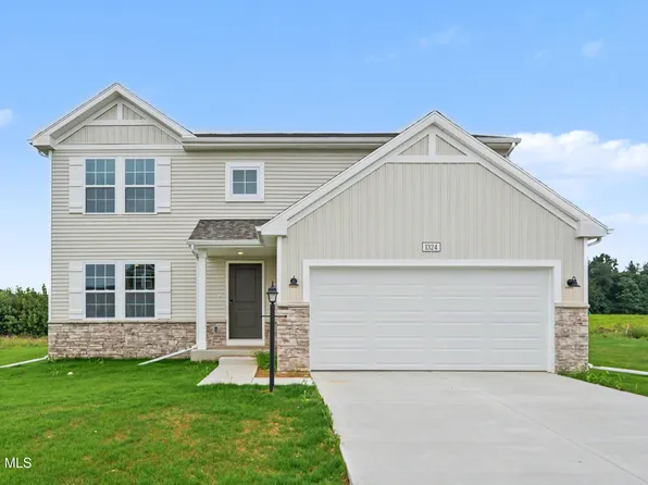 1083 Lakeside Ln, Oregon, OH 43616