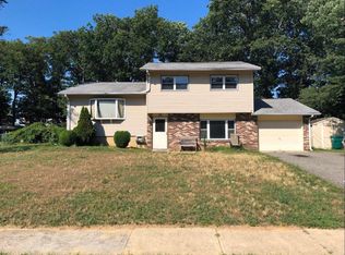 53 Marginal Rd, Jackson, NJ 08527