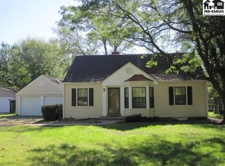 3108 Farmington Rd, Hutchinson, KS 67502