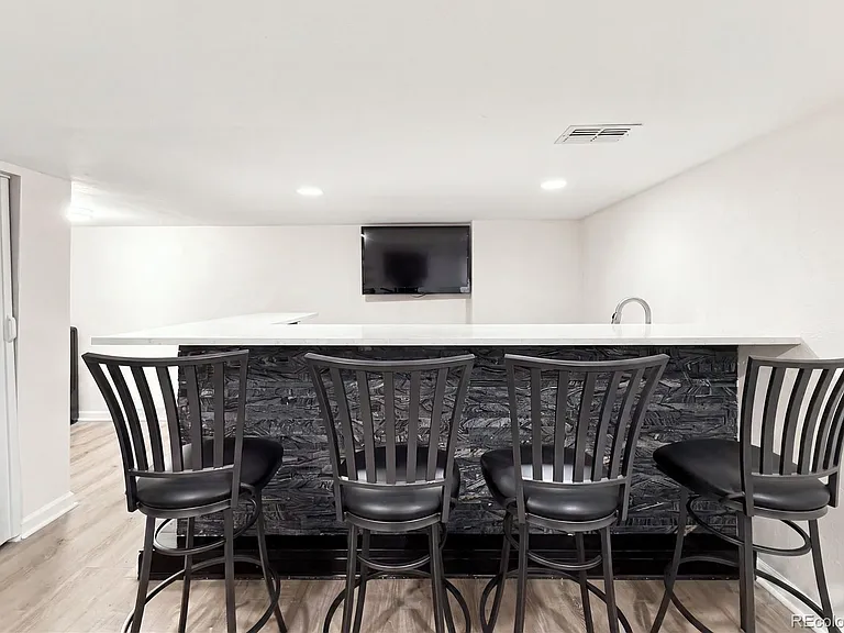 1050 S Monaco Street Pkwy — Photo 25