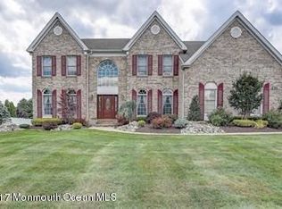 231 Round Hill Dr, Freehold, NJ 07728