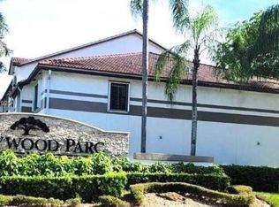 610 S Park Rd #331, Hollywood, FL 33021