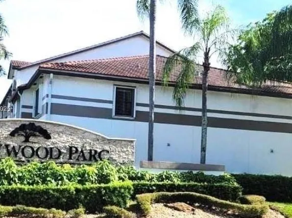 610 S Park Rd #331, Hollywood, FL 33021