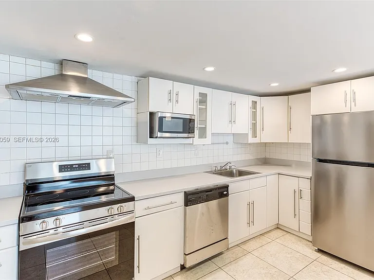 19380 Collins Ave #406 — Photo 5